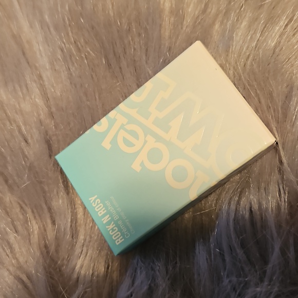 🆕️Models Own Rock N Rosy Powder Blusher Orchid 15 - Picture 10 of 13